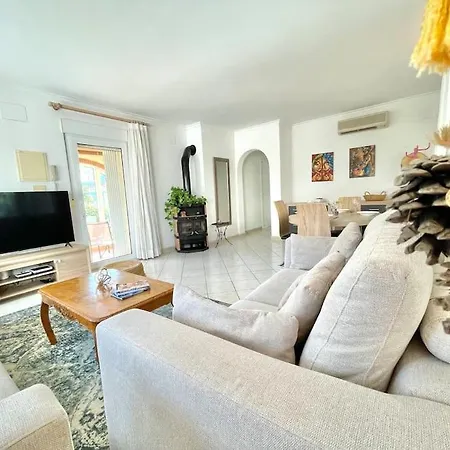 Sunny With Private Pool Villa